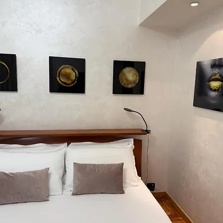 Luxury Av-2